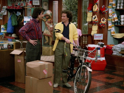 Perfect Strangers Season 2 Episode 17 - Ten Speed and a Soft Touch