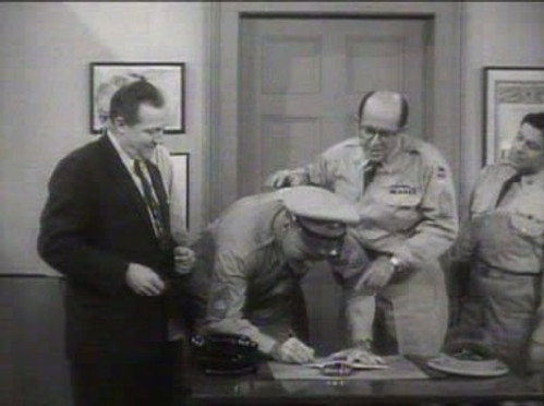 The Phil Silvers Show Season 1 Episode 28 - Bilko and the Beast