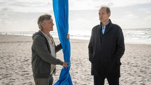 Episode 7 still