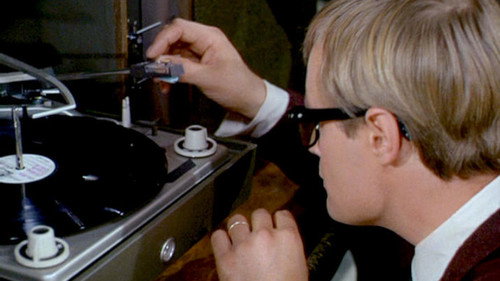 The Man from U.N.C.L.E. Season 2 Episode 18 - The Birds and the Bees Affair