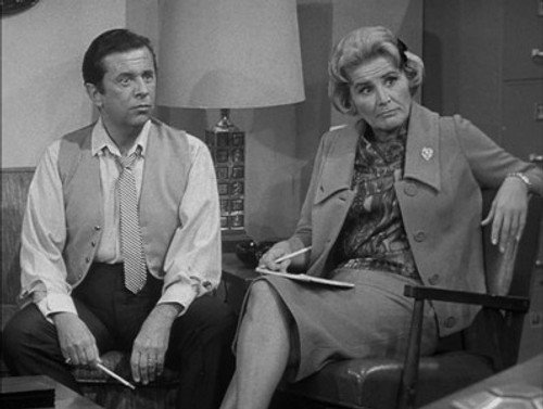 The Dick Van Dyke Show Season 5 Episode 9 - Viva Petrie