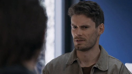 Episode 8610 still