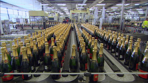 60 Minutes Season 54 Episode 22 - 2/13/2022: Cheers!