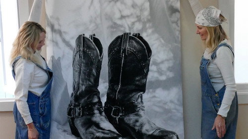 Capturing Home Season 2 Episode 12 - Cowboy Cool Meets Vintage Chic