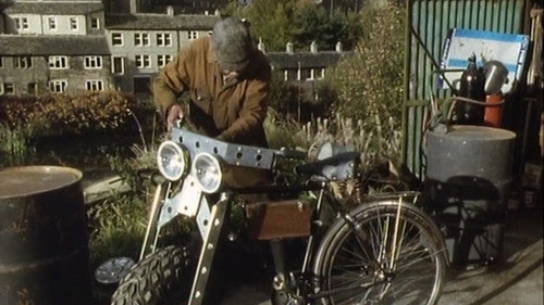 Welcome to Earth (1993 Christmas Special) still