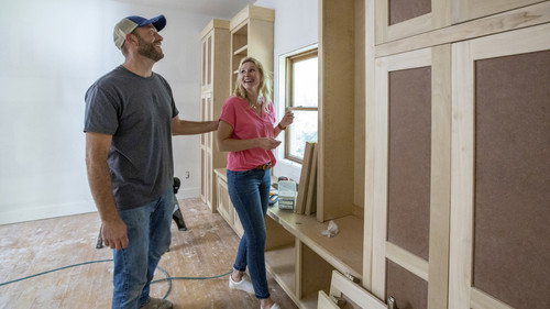 Fixer to Fabulous Season 2 Episode 3 - Family House With History