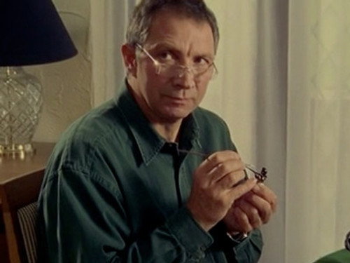 Murder in Suburbia Season 1 Episode 6 - Noisy Neighbours
