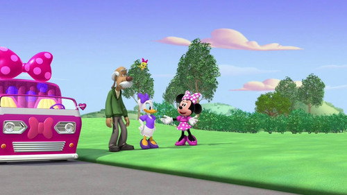 Mickey and the Roadster Racers Season 1 Episode 32 - Grandpa Beagle's Day Out