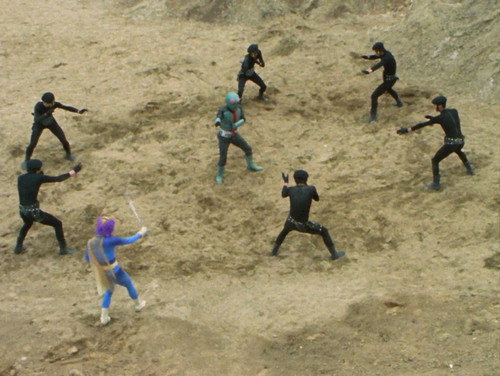 Kamen Rider Season 1 Episode 8 - Strangeness! Bee Woman