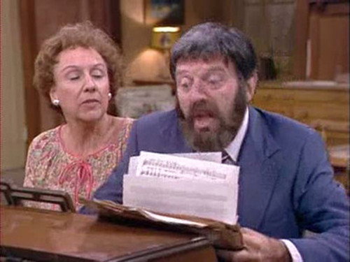 All in the Family Season 9 Episode 15 - A Girl Like Edith