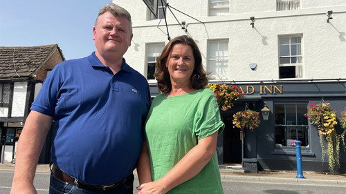 Four in a Bed Season 28 Episode 21 - The Kings Head Inn