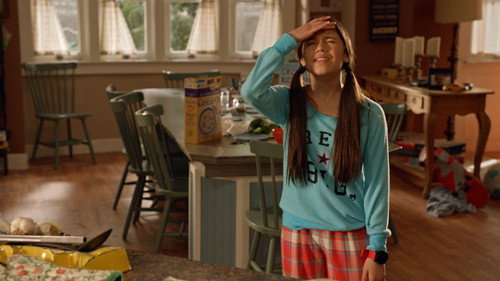 Stuck in the Middle Season 3 Episode 20 - Stuck in Harley's Quinceañera