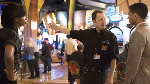 Sneaky Pete Season 2 Episode 9 - Buffalo Soldiers