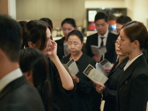 May I Help You? Season 1 Episode 1 - I Do Anything for You