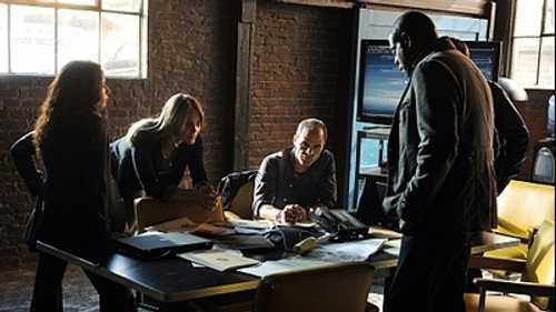 Criminal Minds: Suspect Behavior Season 1 Episode 11 - Strays