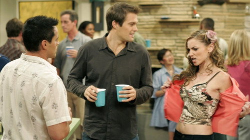 Joey Season 1 Episode 3 - Joey and the Party