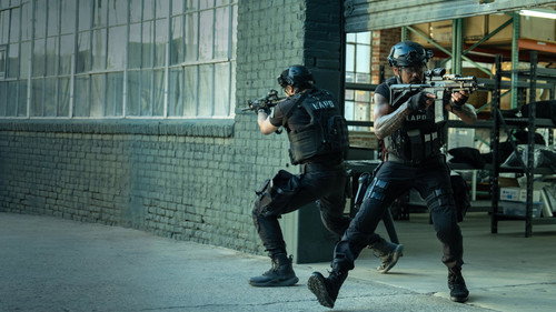 S.W.A.T. Exiles Season 1 Episode 2 - Take the Shot
