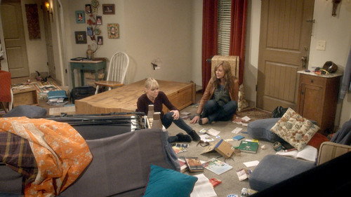 Mom Season 4 Episode 20 - A Cricket and a Hedge Made of Gold