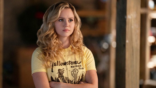 DC's Stargirl Season 3 Episode 1 - Frenemies - Chapter One: The Murder