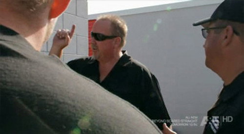 Storage Wars Season 1 Episode 10 - School House Lock