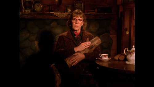 Log Lady Introduction - S02E04 still