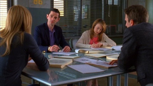 In Plain Sight Season 2 Episode 14 - Once a Ponzi Time