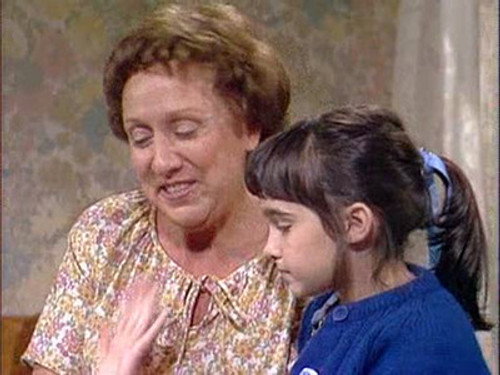 All in the Family Season 9 Episode 1 - Little Miss Bunker