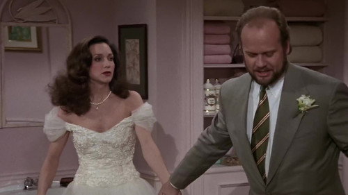 Cheers Season 10 Episode 20 - Smotherly Love