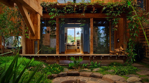 Home Season 2 Episode 7 - Australia: Longhouse