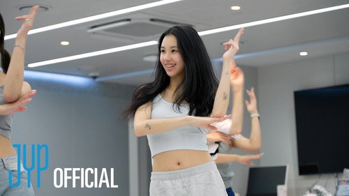TWICE TV Season 31 Episode 4 - CHAEYOUNG “SHOOT (Firecracker)” Dance Practice Behind