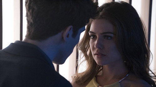 Famous in Love Season 2 Episode 5 - Reality Bites Back