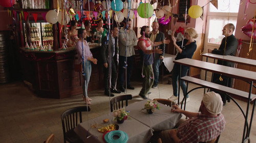 A mi kis falunk Season 9 Episode 10 - The Birthday