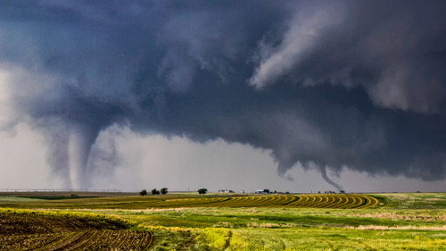 In the Eye of the Storm Season 2 Episode 6 - Terrifying Twin Twisters