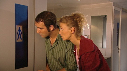 Aux toilettes still