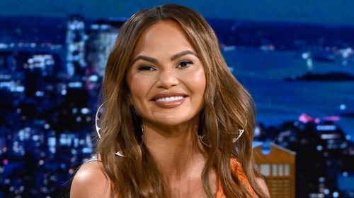 Chrissy Teigen, Cristin Milioti, Soccer Mommy still