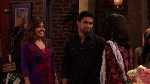 Wizards of Waverly Place Season 3 Episode 25 - Uncle Ernesto