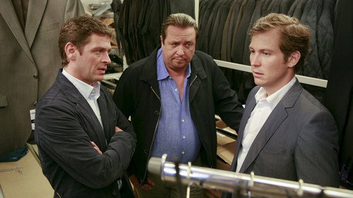 Die Rosenheim-Cops Season 8 Episode 9 - Der Tod kam von oben