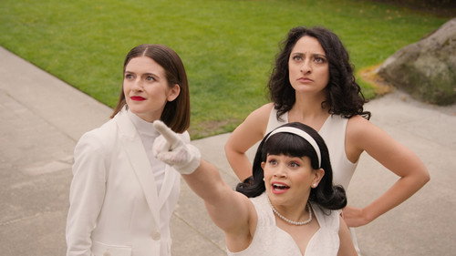 Three Busy Debras Season 2 Episode 10 - The Meteor