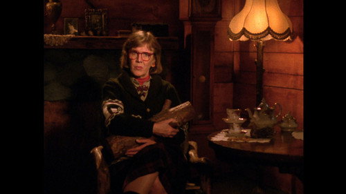 Log Lady Introduction - S02E17 still
