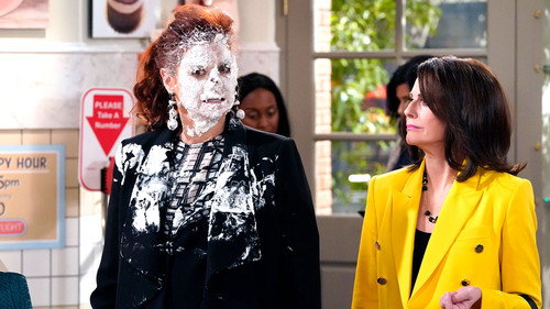 Will & Grace Season 1 Episode 14 - The Beefcake & the Cake Beef