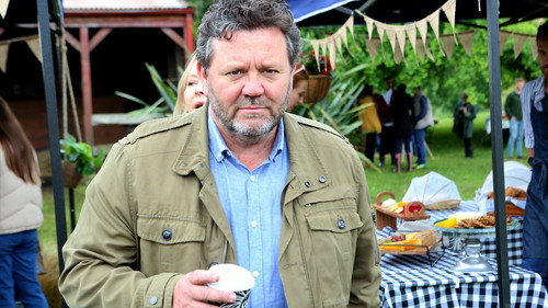The Brokenwood Mysteries Season 7 Episode 4 - Something Nasty at the Market