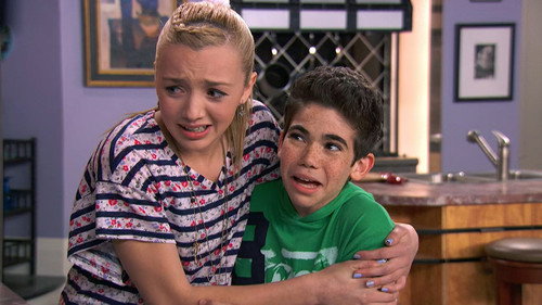 Jessie Season 1 Episode 24 - Cattle Calls & Scary Walls