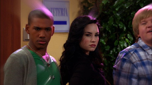 Sonny with a Chance Season 2 Episode 1 - Walk a Mile in My Pants