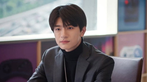 Everyone Loves Me Season 1 Episode 23 - Fighting Back