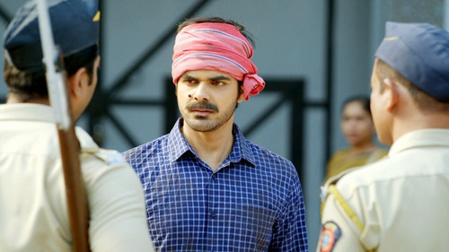 Chirag Tries To Enter Central Jail still