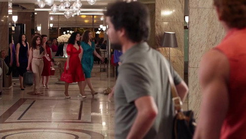 Black-and-White World Season 3 Episode 6 - Beautiful women pass through the city