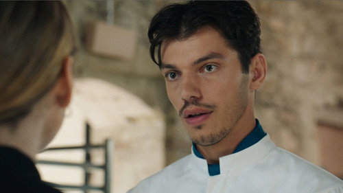 Episode 1044 still