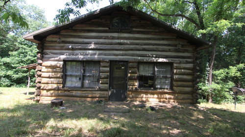Fixer to Fabulous Season 1 Episode 6 - From Nightmare Cabin to Family Dream Home