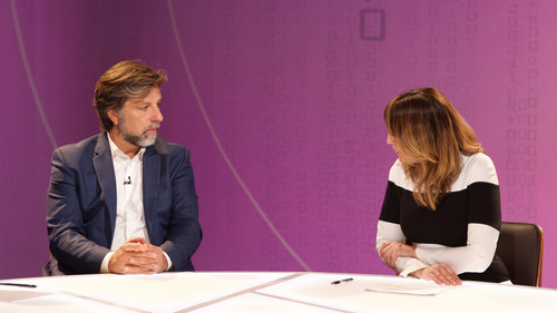 Dans les médias Season 3 Episode 1 - Episode 1