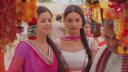 Iss Pyaar Ko Kya Naam Doon? Season 1 Episode 37 - Everyone Meets at the Temple